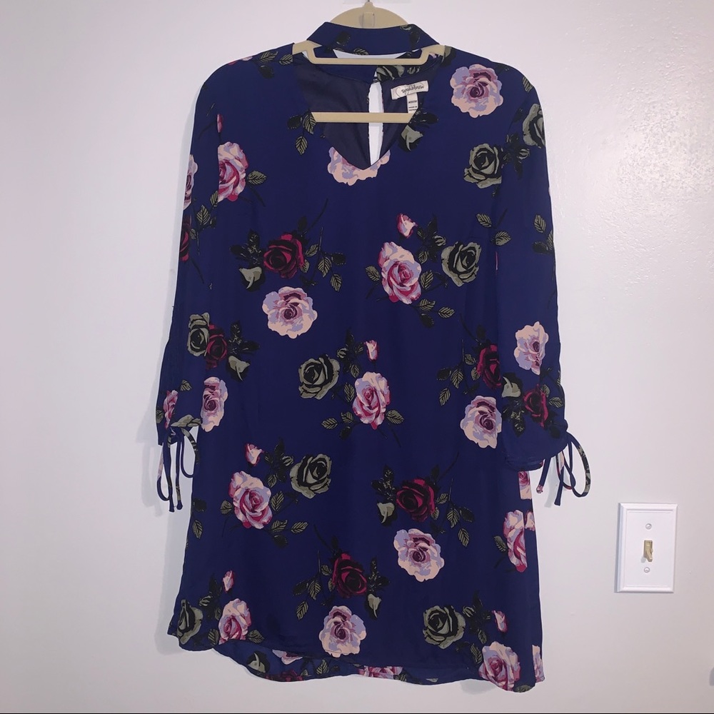 Navy 3/4 Sleeve Floral Shift Dress with Choker Accent - M